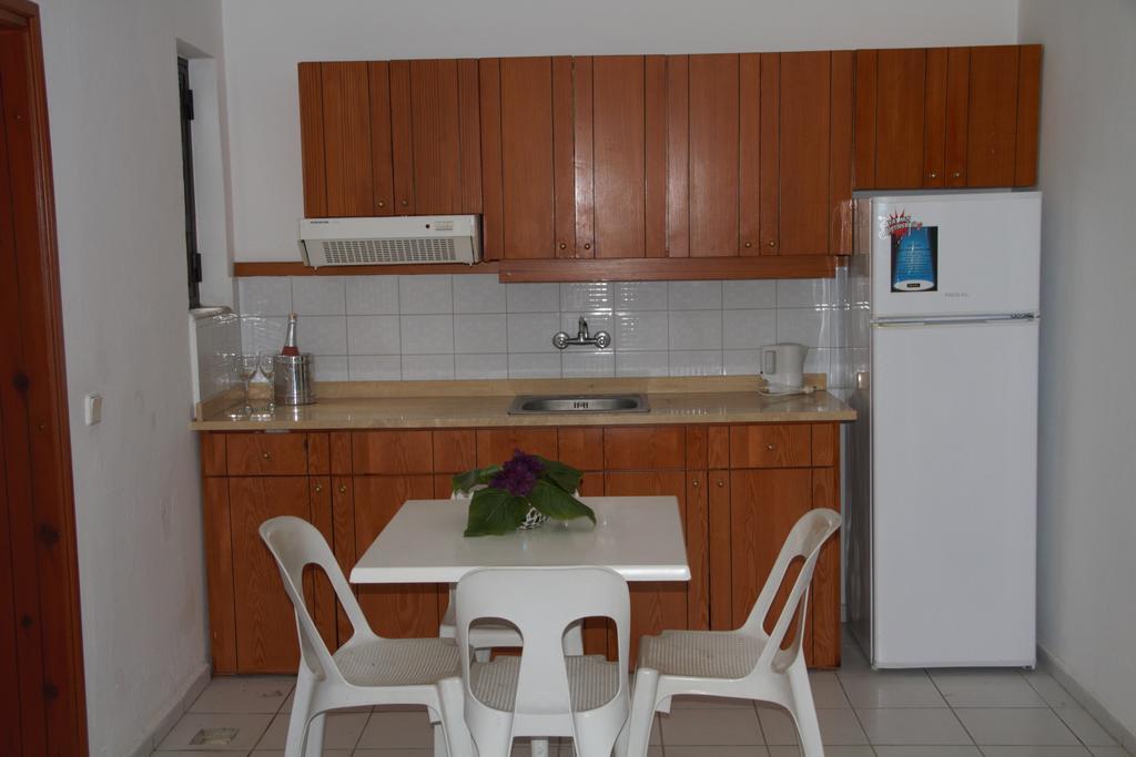 Mimosa Apart Hotel غومْبيت الغرفة الصورة