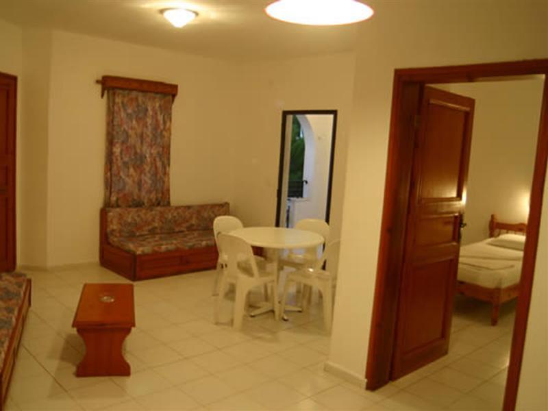 Mimosa Apart Hotel غومْبيت المظهر الخارجي الصورة