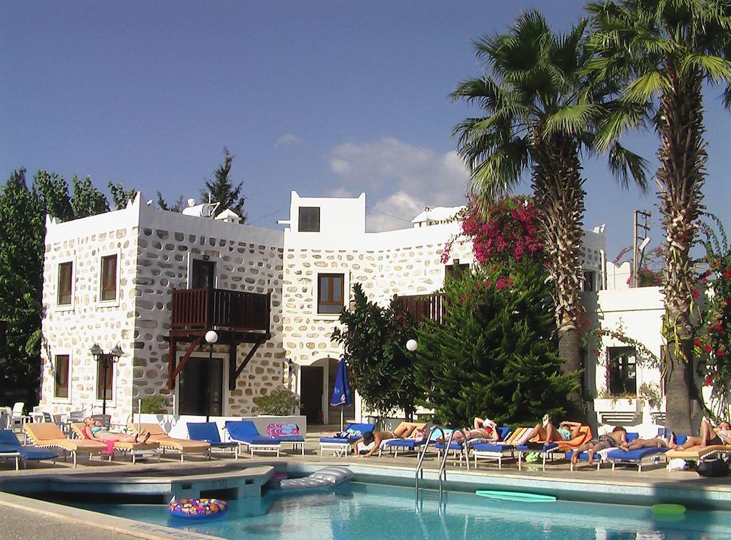 Mimosa Apart Hotel غومْبيت المظهر الخارجي الصورة